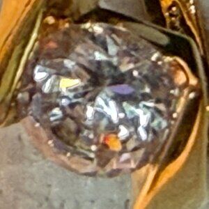 Gold Swirl Bypass with 1 carat Diamond-like stone, Very eye-catching; size 4.75